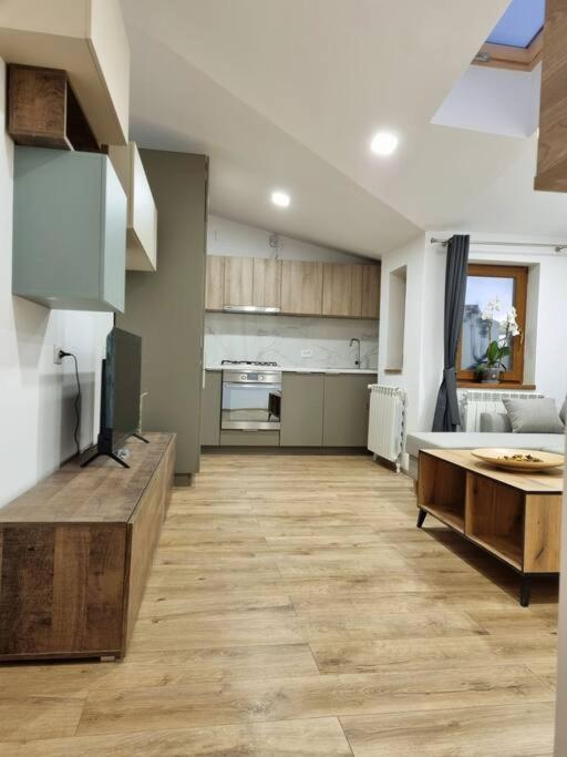Cozy Apartment Near City Center ブカレスト エクステリア 写真