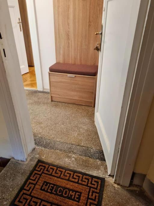 Cozy Apartment Near City Center ブカレスト エクステリア 写真