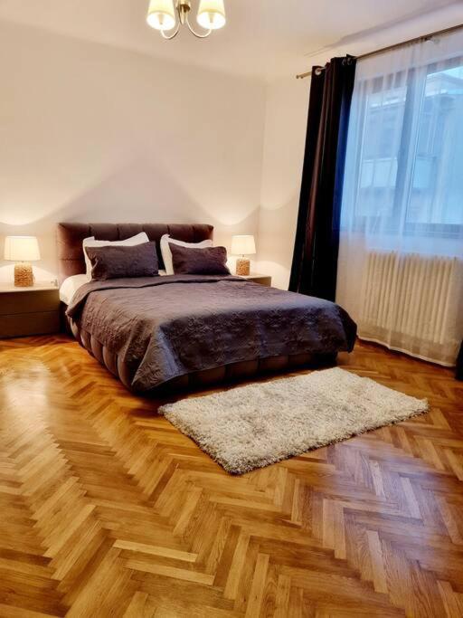 Cozy Apartment Near City Center ブカレスト エクステリア 写真