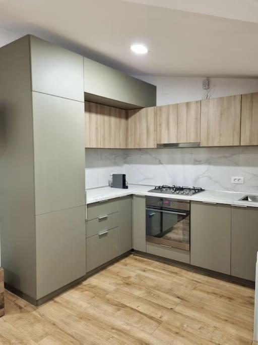 Cozy Apartment Near City Center ブカレスト エクステリア 写真