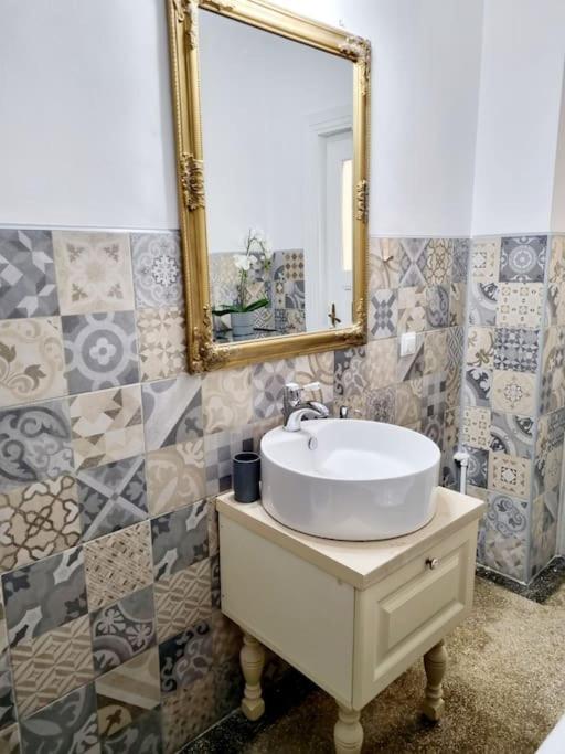 Cozy Apartment Near City Center ブカレスト エクステリア 写真